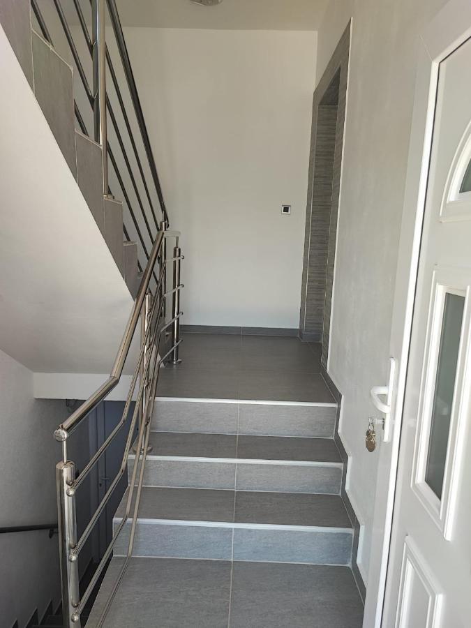 Apartments Nicole Wera Nin Εξωτερικό φωτογραφία