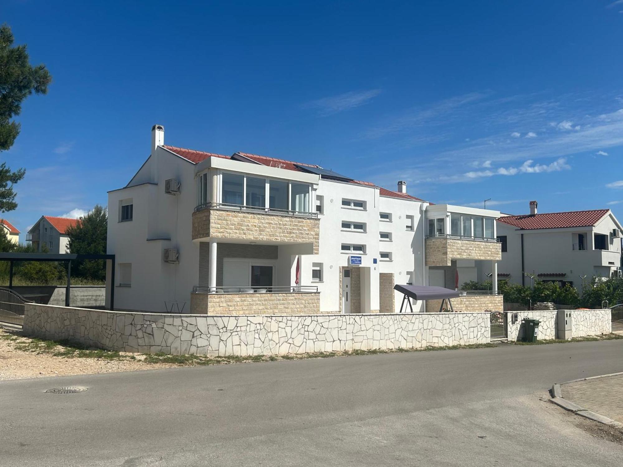 Apartments Nicole Wera Nin Εξωτερικό φωτογραφία