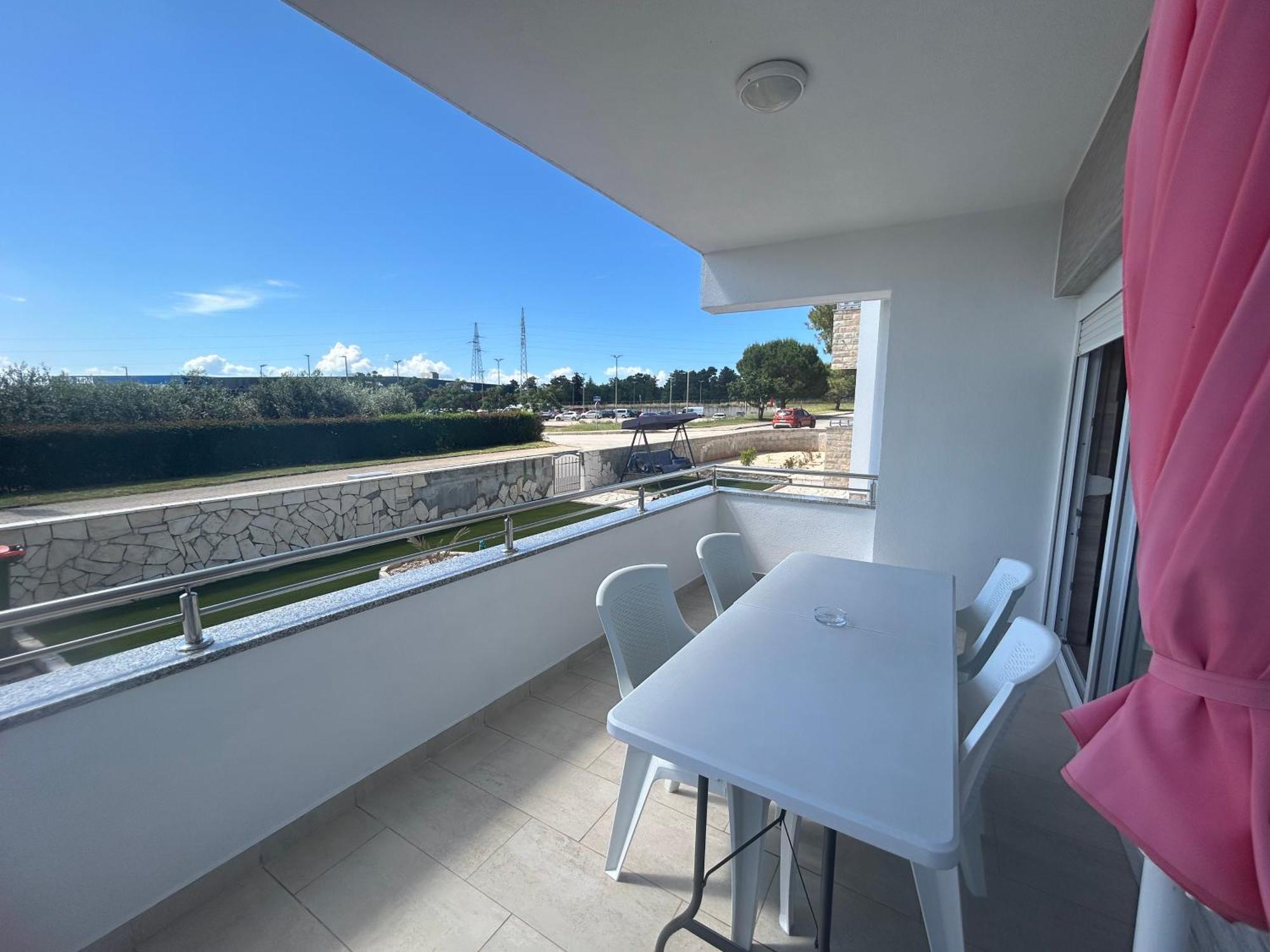Apartments Nicole Wera Nin Εξωτερικό φωτογραφία